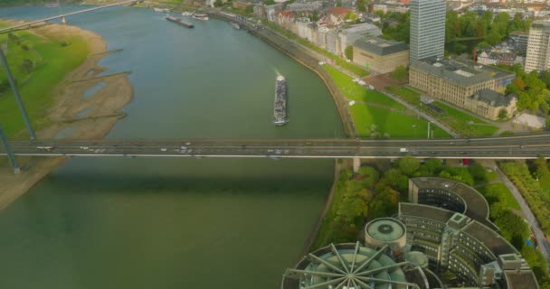 Düsseldorf Légi Kilátás Városra Németországban Kilátás Rajna Feletti Hídra — Stock videók