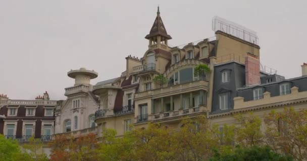 塞纳河畔的巴黎旅游中心 夏天的法国城市法国的首都 位于欧洲中部 — 图库视频影像