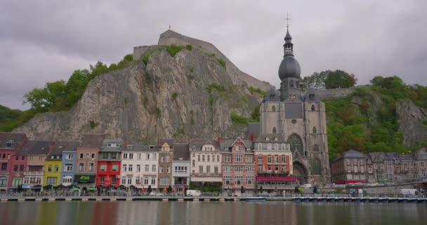 Bélgica Vista Cidade Dinant Cidadela Dinant Igreja Colegiada Notre Dame — Vídeo de Stock