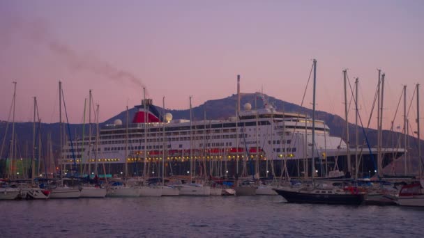 Картахена Іспанія Круїзний Корабель Причалений Картахені Заході Сонця Іспанія — стокове відео