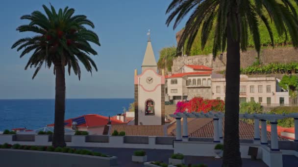 Small Picturesque Tourist Town Shores Atlantic Ocean Ponta Sol Town — Stock Video