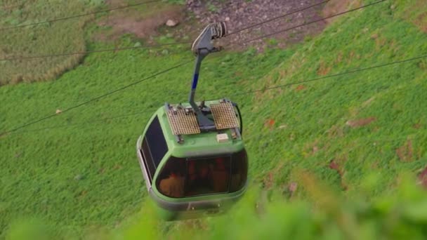 Eine Standseilbahn Auf Der Insel Madeira Bringt Die Menschen Von — Stockvideo