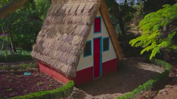 ポルトガルの特別な伝統的なA字型の家 — ストック動画