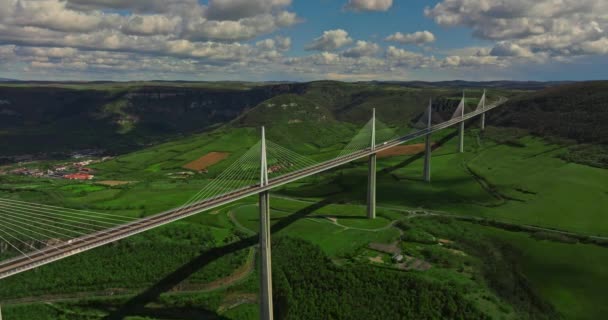 Viaducto Millau Puente Transporte Más Alto Del Mundo Drone Shot — Vídeos de Stock
