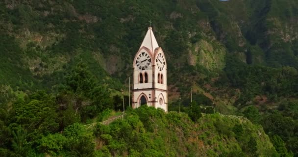 Vista Aérea Capilla Torre Del Reloj Sao Vicente Madeira Portugal — Vídeo de stock