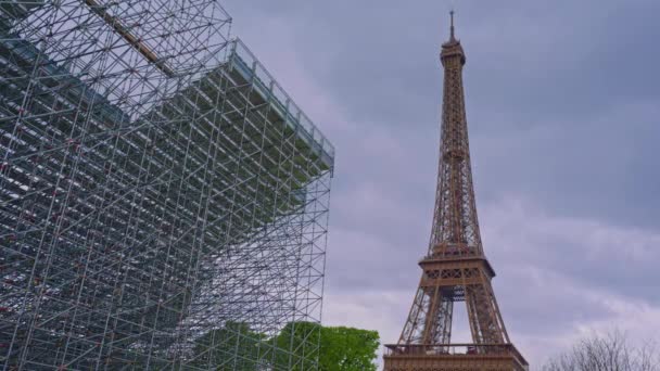 Στάδιο Σύγχρονου Αθλητικού Μπάσκετ Στο Παρίσι Προετοιμασμένο Για Τους Θερινούς — Αρχείο Βίντεο