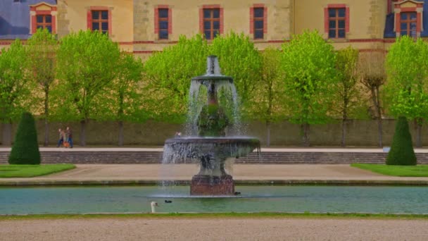 Mittelalterliches Wahrzeichen Königsschloss Fontainebleau Und Angrenzender Park Mit See Frankreich — Stockvideo