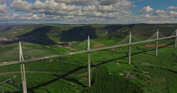 Het Viaduct Van Millau Hoogste Brug Ter Wereld Drone Shot — Stockvideo
