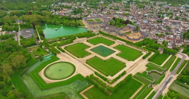 Vista Aérea Del Castillo Real Medieval Fontainebleau Zona Parque Adyacente — Vídeos de Stock