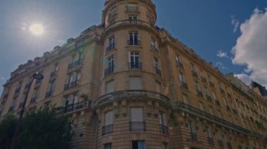 Paris 'teki Fransız binaları. Paris 'in tarihi simgeleri, mimari binalar..