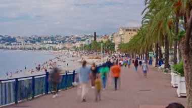 Güzel Fransa seti boyunca yürüyen insanlar, Timelapse.