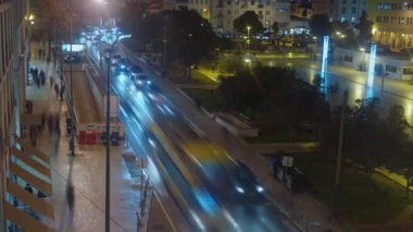 Akşam Lizbon 'un merkezinde trafik vardı. Portekiz. Zaman Uygulaması.