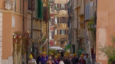 Ebedi Roma 'nın eski sokakları, İtalya, 29.04.2025.