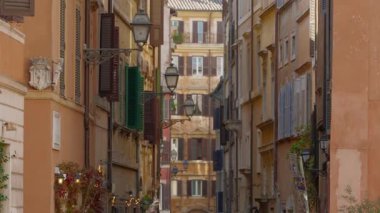 Ebedi Roma şehrinin eski sokakları. İtalya.