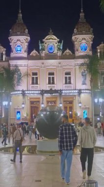 Monaco, Monte-Carlo, 08 Şubat 2025: Geceleyin Casino Monte-Carlo 'nun ünlü, gece aydınlatması.