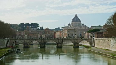 St. Peters Bazilikası, Sant Angelo Köprüsü, Vatikan, Roma, İtalya.