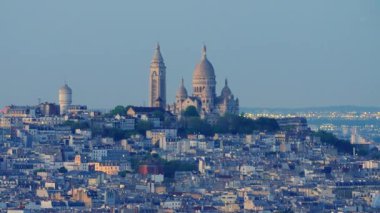 Montmartre 'deki Sacre Coeur Kilisesi manzarası.