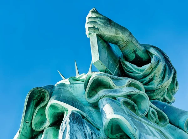 Widok Statuy Wolności Trzymającej Książkę Widzianą Dołu — Zdjęcie stockowe
