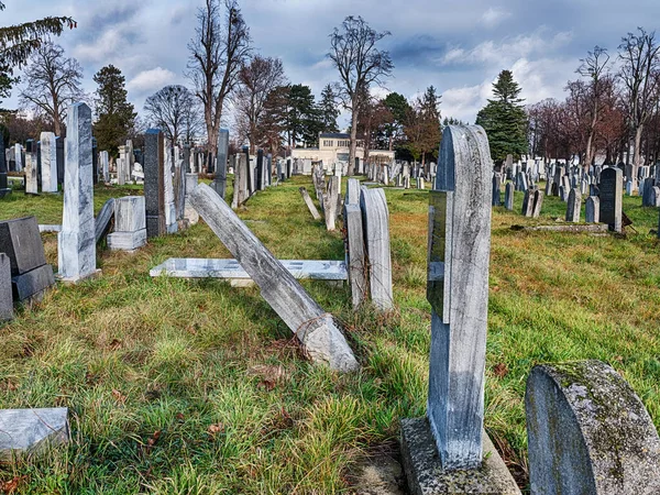 Row Gravestones Have Partly Toppled New Jewish Section Vienna Central — Stock Photo, Image
