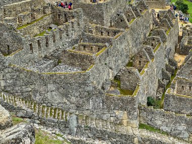 Taş duvarlar, Peru 'daki Machu Picchu kalıntılarının karmaşık bir parçasıdır..