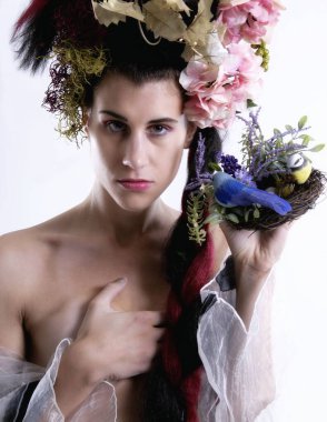 Moda ve güzellik modeli stüdyo ortamında