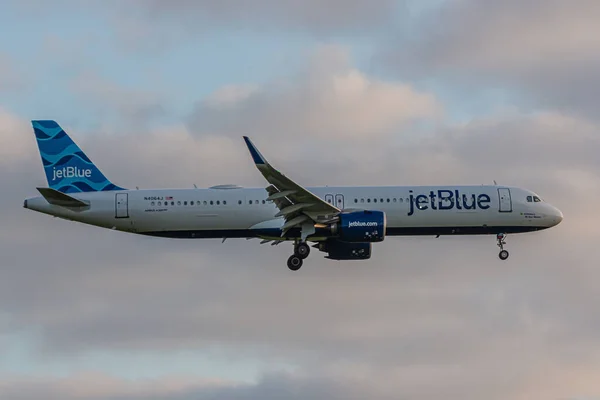 英国伦敦 2023年5月29日 空中客车A321 Neo Jet Blue航空公司飞往伦敦希思罗机场 — 图库照片