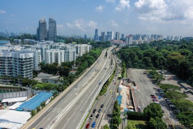 SINGAPORE - 21 Mayıs 2022 Singapur Şehri Sokak Manzarası.