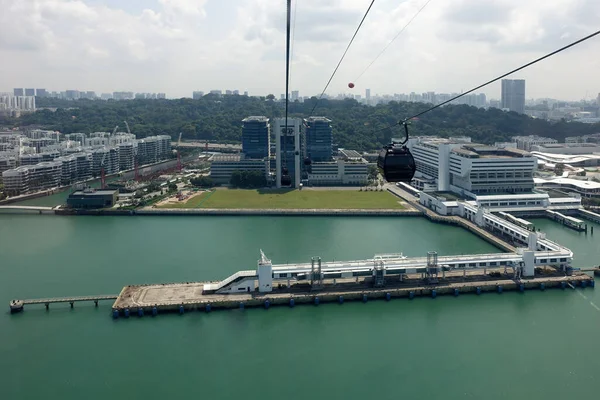 新加坡 2022年5月21日 缆车从新加坡开往圣托萨岛 Sentosa是新加坡最受欢迎的岛屿度假胜地 — 图库照片