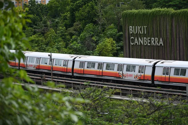 Sembawang Singapore Ekim 2022 Singapur Toplu Hızlı Treni Mrt Raylarda — Stok fotoğraf