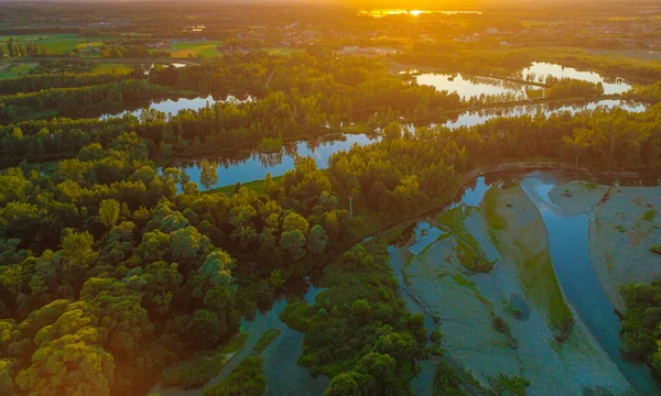 Schöner Sonnenuntergang Über Dem Felsigen Fluss Gebirgsfluss Ein Felsiger Fluss — Stockfoto