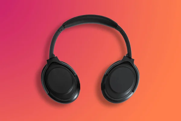 Bilgisayar Kulaklıkları Turuncu Arka Planda Siyah Kulaklıklar Müzik Dinleme Ses — Stok fotoğraf