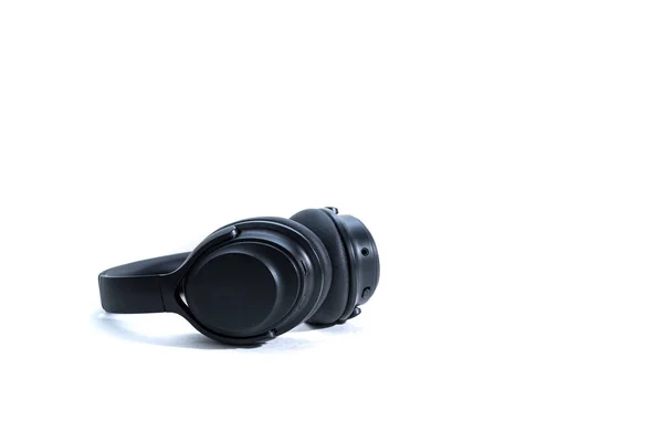 Słuchawki Komputerowe Czarne Słuchawki Białym Tle Koncepcja Słuchania Muzyki Tworzenia — Zdjęcie stockowe