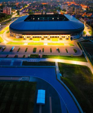 Tychy 'deki City Stadyumu, 15 Mayıs 2022. İHA' dan GKS Tychy gece çekimi. Geceleri gökyüzü manzaralı stadyum. Futbol ve stadyum konsepti.
