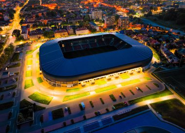 Tychy 'deki City Stadyumu, 15 Mayıs 2022. İHA' dan GKS Tychy gece çekimi. Geceleri gökyüzü manzaralı stadyum. Futbol ve stadyum konsepti.