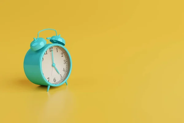 黄色の背景にターコイズレトロ目覚まし時計 目を覚ますの概念は 午前中に立ち上がる 鐘を背景に見てください 3Dレンダリング 3Dイラスト — ストック写真
