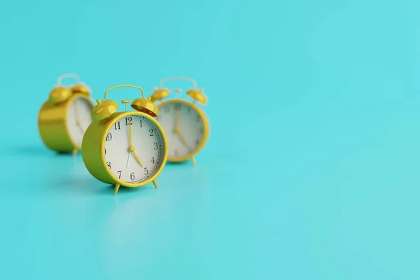 Relógios Alarme Retro Amarelos Fundo Turquesa Conceito Acordar Acordar Manhã — Fotografia de Stock