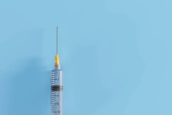 Fecskendő Injekciózáshoz Sötét Alapon Injekciók Intravénás Vagy Intramuszkuláris Beadásának Koncepciója — Stock Fotó