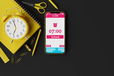 Okul malzemelerinin arka planında çalar saat ve karanlık bir geçmişi olan bir telefon. Sabahları okula gitme, okula geri dönme kavramı. 3d görüntüleme, 3d illüstrasyon.