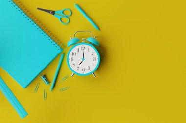 Okul malzemeleri, defter, kalemler, çalar saat. Okula dönme, öğrenme kavramı. Öğrenciler öğreniyor. Sarı arka planda mavi okul eşyaları. 3d görüntüleme, 3d illüstrasyon.