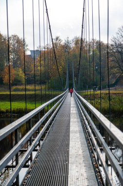 Musa nehri, Bauska, Letonya üzerindeki çelik asma köprü.