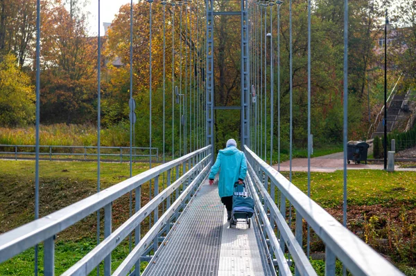 Стальной Подвесной Пешеходный Мост Через Реку Муса Бауска Латвия — стоковое фото