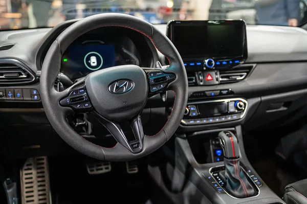Ρίγα Λετονία Απριλίου 2023 Hyundai I30 Fastback Εσωτερικό Τιμόνι Κεντρική — Φωτογραφία Αρχείου