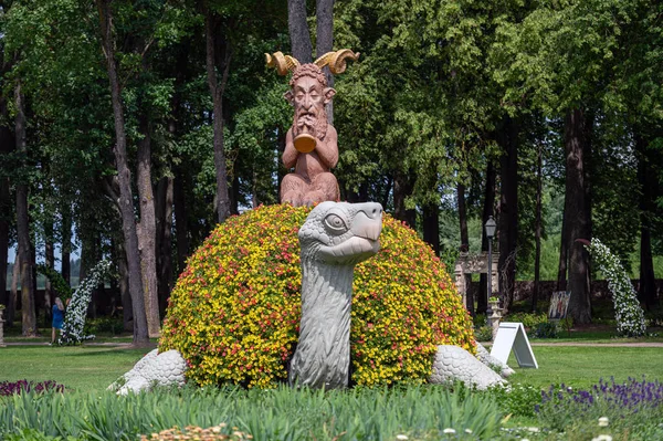Pakruojis Litauen Juli 2023 Blomsterfestival Pakruojis Herrgård Skulpturer Och Blomsteranläggningar — Stockfoto