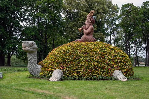 Pakruojis Litwa Lipca 2023 Festiwal Kwiatów Posiadłości Pakruojis Rzeźby Instalacje — Zdjęcie stockowe