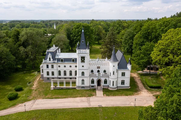 Stary Baśniowy Pałac Stamerienie Łotwa Czas Letni Widok Drony Lotnicze — Zdjęcie stockowe