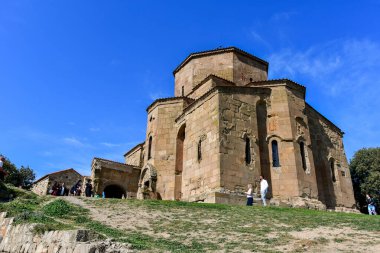 Jvari, Gürcistan - 9 Ekim 2023: Jvari Manastırı, Mtskheta yakınlarında bulunan Gürcü ortodoks manastırı.