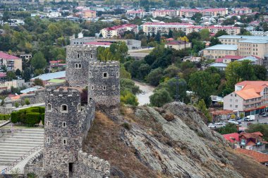 Akhaltsikhe (Rabati) kale çevresi ve kuleleri olan kale duvarı, Gürcistan