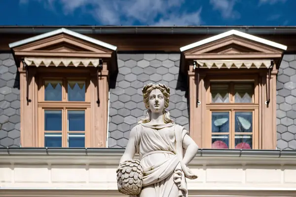 Zagare Lithuania April 2023 Statues Zagares Manor 庄园是普莱顿 祖波夫王子的故居 — 图库照片