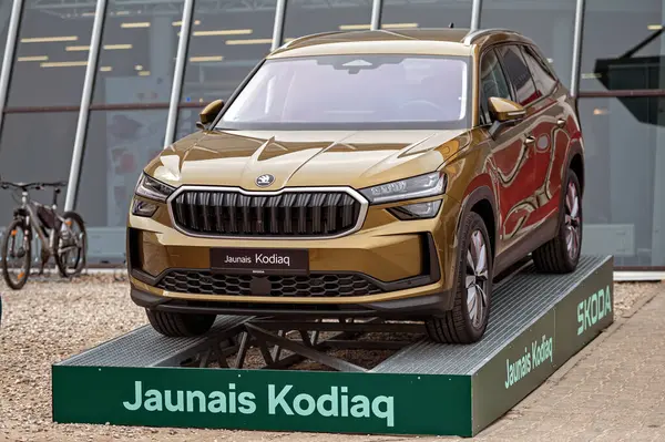 라트비아 2024년 19일 모터쇼 2024 프론트 뷰에서 완전히 새로운 Skoda 로열티 프리 스톡 이미지