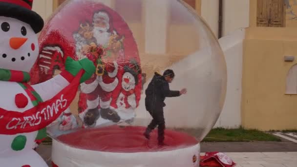 Bulzi Sassari Italy December 2022 Christmas Party Square Children Playing — Stock Video